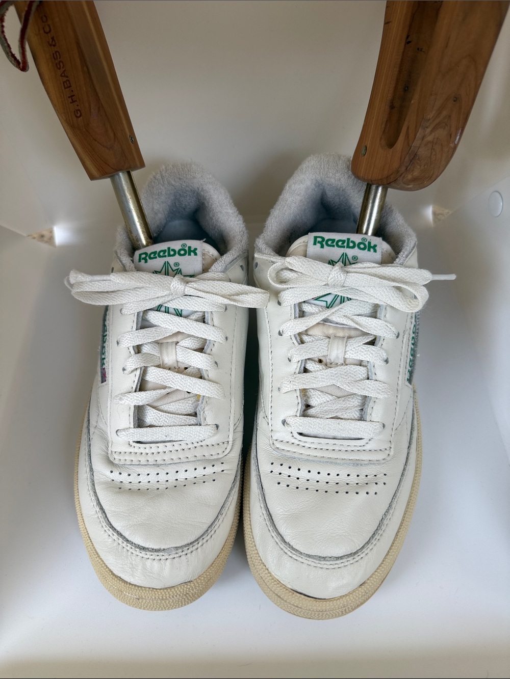 Reebok off White Leather Sneakers with Green Logo Accents